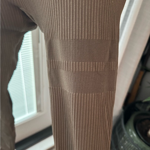 STRONGER ribbed seamless leggings NWT - Picture 11 of 12